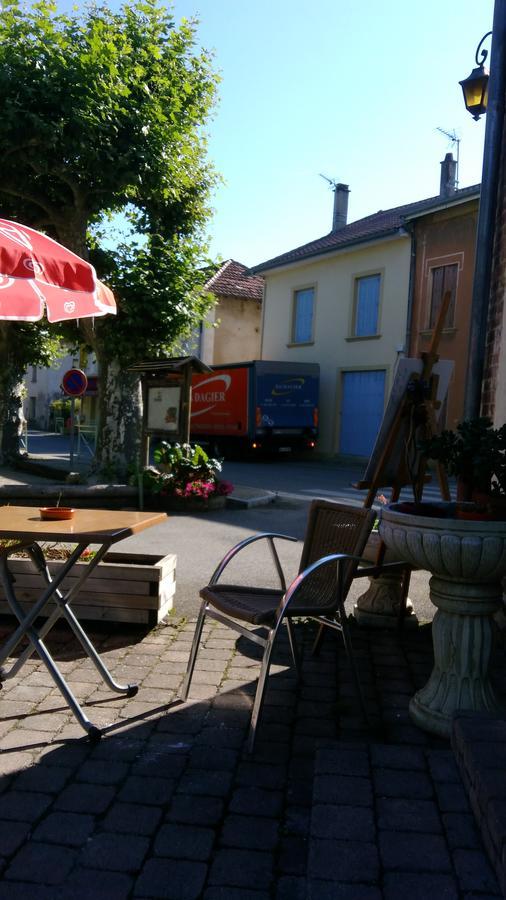 Le Pic Boeuf Hotel Manthes Exterior foto